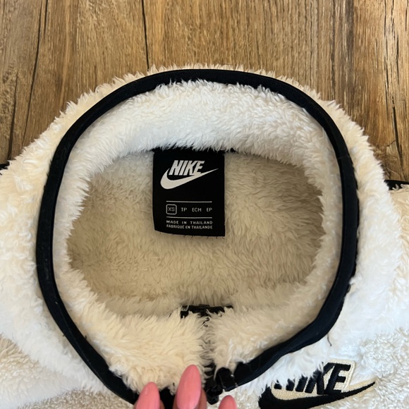 nike sweatshirt size xs - Picture 3 of 4